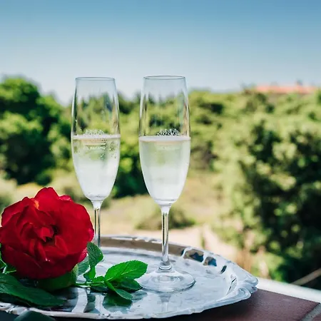 Juniper Bay Bed and breakfast 4*