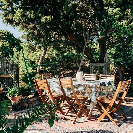 Juniper Bay לינה וארוחת בוקר 4*